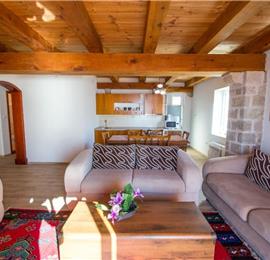 2 Bedroom Apartment with 2 Shared Pools, sleeps 4